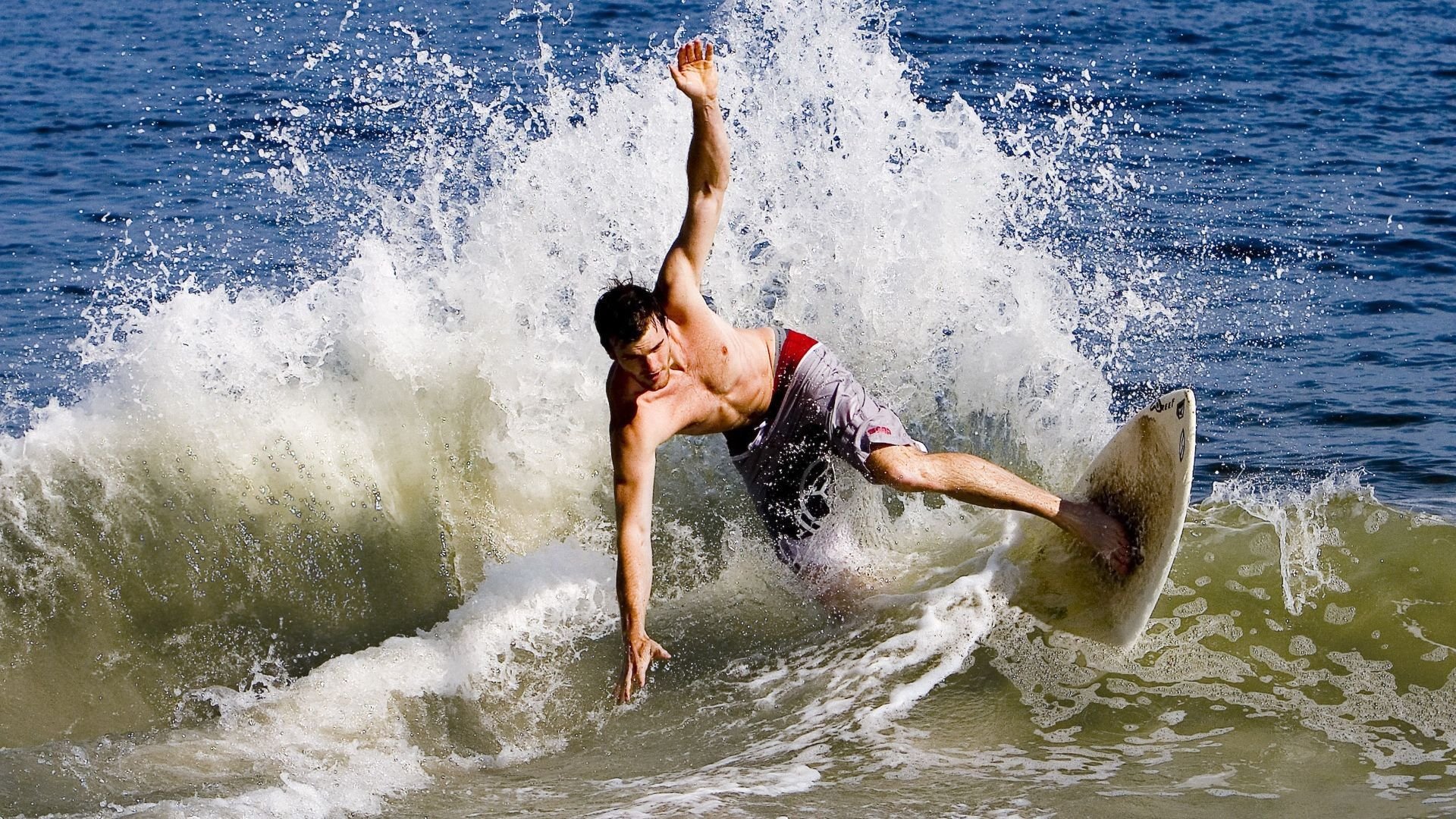开云体育官方网站-里昂绝杀与布雷默接管,绝境时刻的非典型英雄启示录 第2张 开云体育官方网站-里昂绝杀与布雷默接管,绝境时刻的非典型英雄启示录 第2张